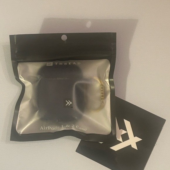 *NWT* THREAD BRAND~AIRPODS 1 & 2 CASE!!!! - Picture 14 of 15
